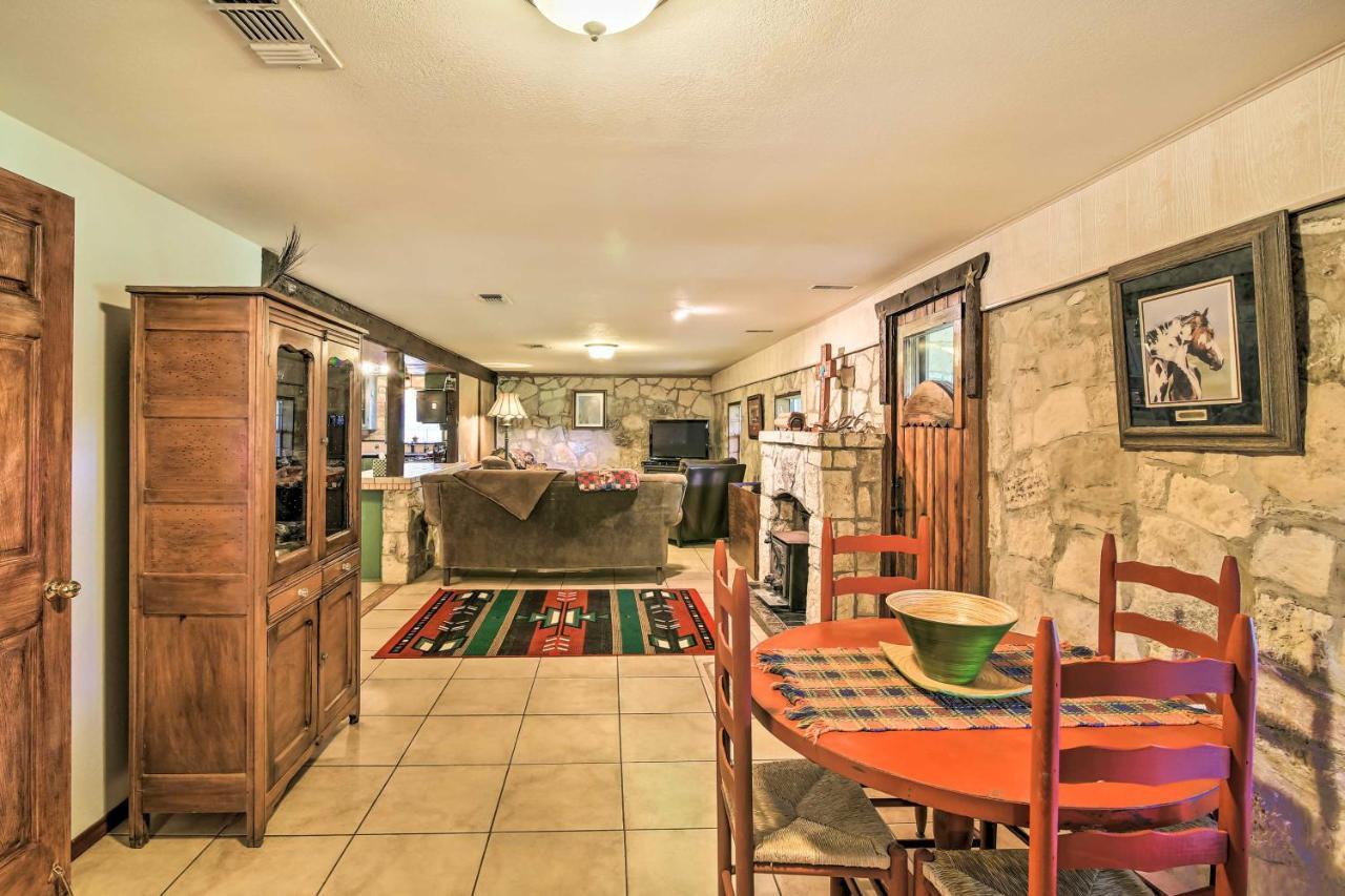 Countryside Cottage 17 Mi To Downtown Сан Антонио Екстериор снимка